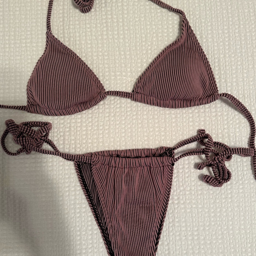 binkini top and bottomm